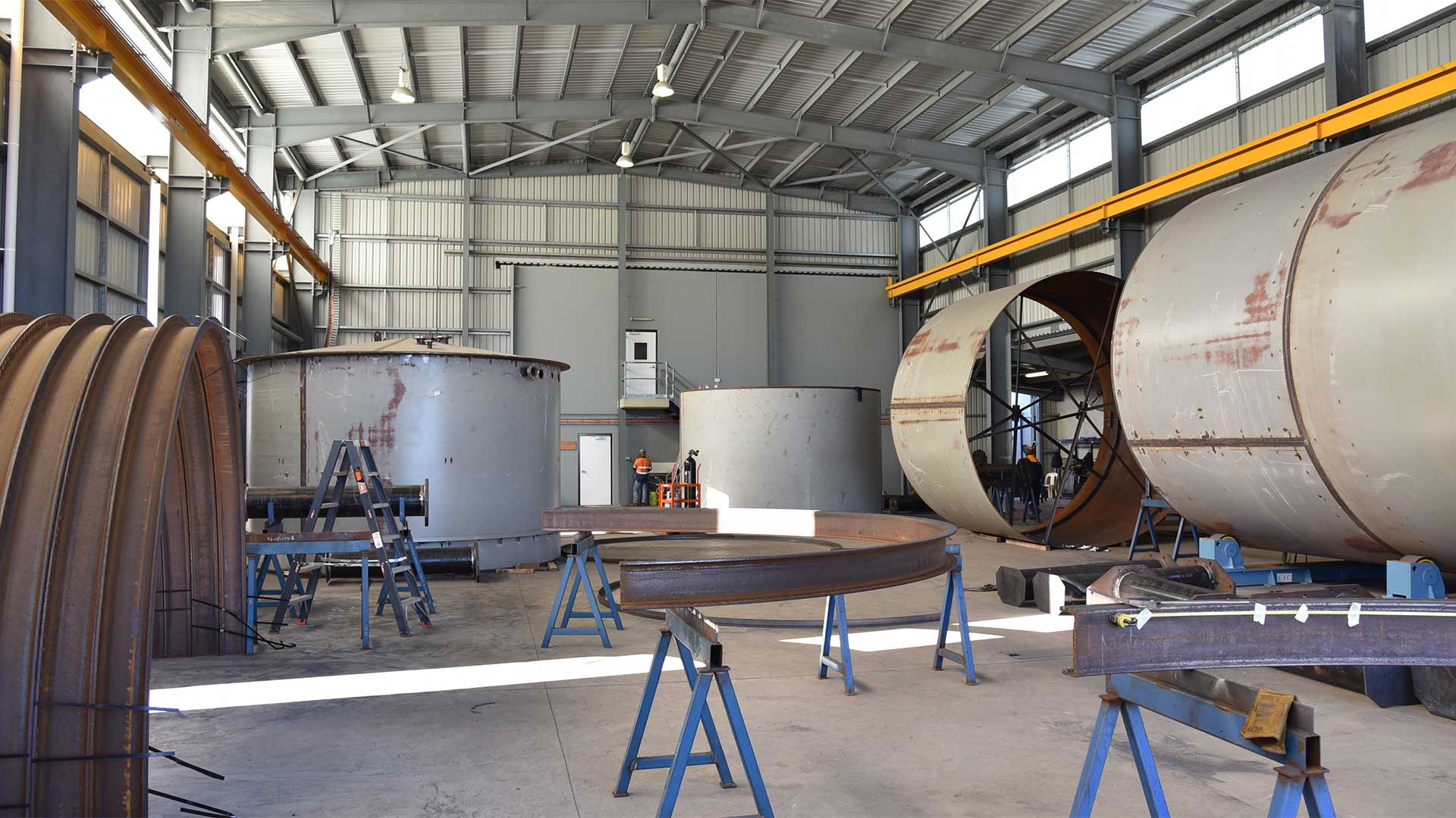 Metal fabrication of large fuel tanks for mining